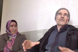 Karı-kocaya adliye &ouml;n&uuml;nde dayak