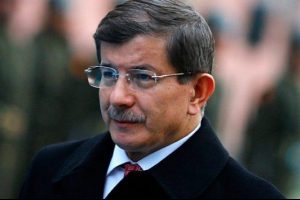 Davutoğlu'ndan M&uuml;zeyyen Senar i&ccedil;in taziye
