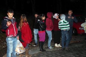 Babadağ'da mahsur kalan 2'si bebek 45 kişi kurtarıldı