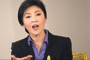Tayland'da eski Başbakan Yinglak'a seyahat yasağı