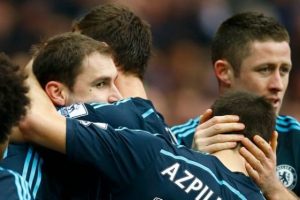 Chelsea zirvede farkı a&ccedil;ıyor