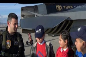 SOLOT&Uuml;RK'ten l&ouml;semili &ccedil;ocuklara g&ouml;steri u&ccedil;uşu
