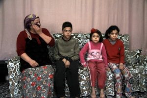 Sosyal adalet: Kıyafetleri olmayınca okula gidemediler !