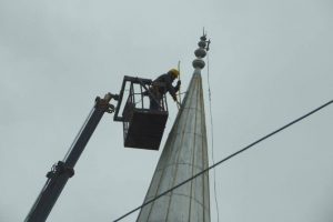 Caminin minaresi b&ouml;yle yıkıldı