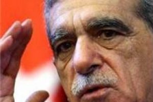 Ahmet T&uuml;rk tehdit etti!