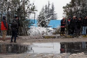 Yolcu dolu otob&uuml;s bah&ccedil;eye u&ccedil;tu!
