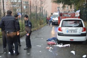 İki grup arasındaki kavga kanlı bitti