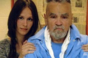 80 yaşındaki seri katilin evliliği suya d&uuml;şt&uuml;