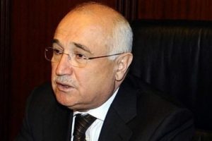 Cemil &Ccedil;i&ccedil;ek kalp spazmı ge&ccedil;irdi