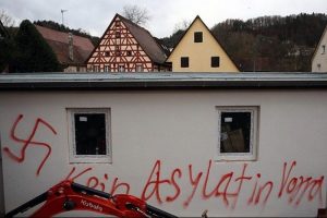 Almanya'da m&uuml;lteci yurtlarına saldırlar 3 kat arttı