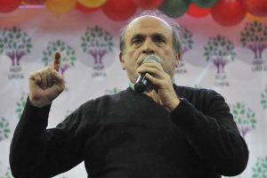 "Tasarı ge&ccedil;erse T&uuml;rkiye'yi uzun bir i&ccedil; gerilim bekliyor"