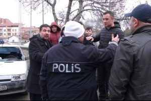 &Ouml;ğrencilere otomobil &ccedil;arptı: 4 yaralı