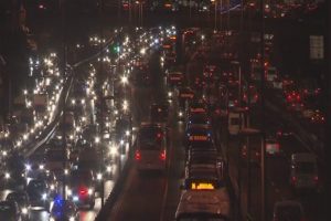 Metrob&uuml;s arızası yoğun trafiğe neden oldu
