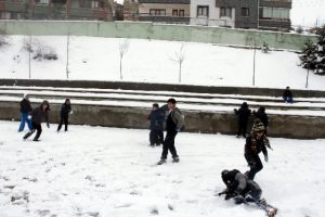 &Ouml;ğrenciler "vali amca"ya seslendi