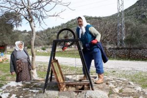 Bu mahalleye 1 asırdır su gitmiyor ancak fatura geliyor!