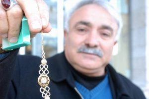 Bulduğu bilekliği sahibine ulaştırdı