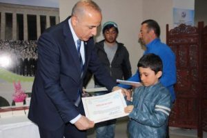 Kayak eğitim alan 160 &ouml;ğrenciye katılım belgeleri verildi.