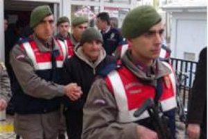 Polis etten duvar &ouml;rd&uuml;!