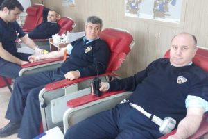 Bursa polisi kan bağışında