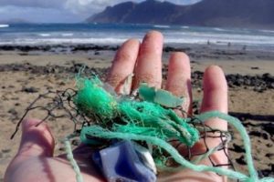 Okyanuslarda İstanbul'un yarısını kaplayacak plastik var
