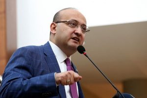 Kendisine de sandığa da g&uuml;veni yok