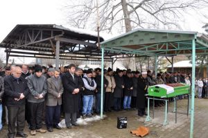 10 yaşındaki &ccedil;ocuğun cenazesi g&ouml;zyaşları ile toprağa verildi