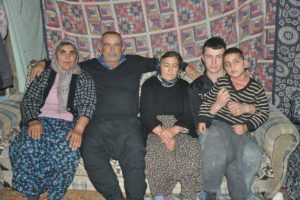 3 eşli adamın Sevgililer G&uuml;n&uuml; &ccedil;aresizliği