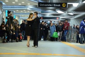 Bursaray'da sevgililer g&uuml;n&uuml; s&uuml;rprizi!