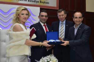 Yıldırım'da 14 dakikada bir nikah kıyıldı