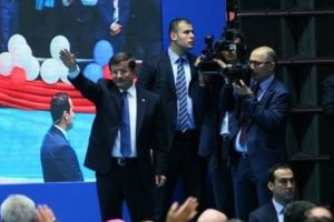 Davutoğlu: "İ&ccedil; G&uuml;venlik Paketi'ni engellemeye kalkarlarsa..."