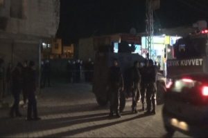 Bomba y&uuml;kl&uuml; bir otomobil yakalandı