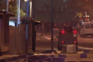 Korsan g&ouml;steriye polis m&uuml;dahalesi