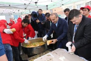Hamsi Festivali'nde 5 ton hamsi dağıtıldı