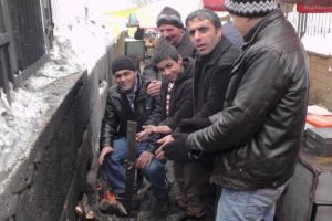 Muş'ta seyyar satıcıların soğuk &ccedil;ilesi