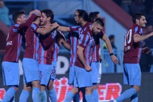 Trabzonspor ikinci yarıda &ccedil;ıkışa ge&ccedil;ti