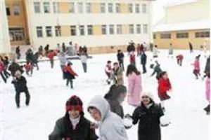 Bu ilde taşımalı eğitime 2 g&uuml;n kar tatili