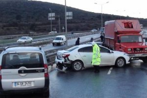 Zincirleme kaza! 10 ara&ccedil; birbirine girdi!
