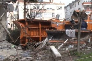 İstanbul'da feci kaza:1 &ouml;l&uuml;,1 yaralı