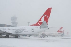 THY, 123 seferini kar yağışı nedeniyle iptal etti