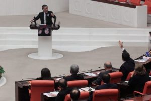 Meclis Genel Kurulu'nda "paralel" tartışması