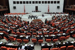 TBMM'de b&uuml;y&uuml;k olay! 4 milletvekili yaralandı