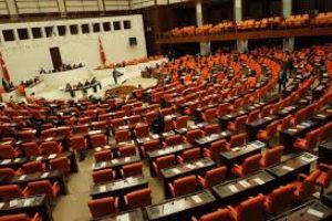 TBMM'deki kavgada 5 milletvekili yaralandı