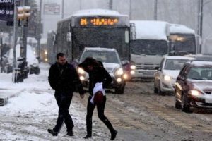 'Zorunlu olmadık&ccedil;a ara&ccedil;larınızla &ccedil;ıkmayın'