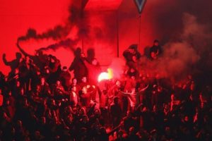 Chelsea taraftarından Paris'te ırk&ccedil;ılık skandalı