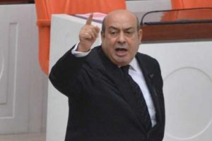 O isim de siyaseti bırakıyor