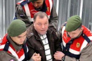 K&ouml;y muhtarını &ouml;ld&uuml;ren sanığa 10 yıl hapis