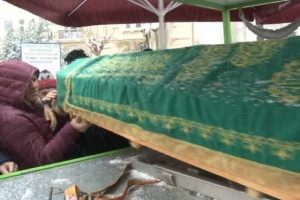 İlk kadın s&ouml;z yazarı toprağa verildi