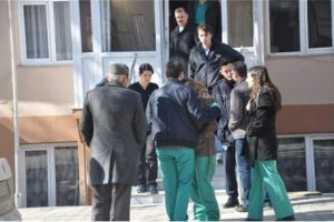 Lise &ouml;ğrencisi kaldığı yurtta &ouml;l&uuml; bulundu