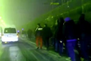 Yolda kalınca Boğazi&ccedil;i K&ouml;pr&uuml;s&uuml;'n&uuml; y&uuml;r&uuml;yerek ge&ccedil;tiler