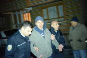 &Ouml;nce kaza yaptı sonra polisi tehdit etti